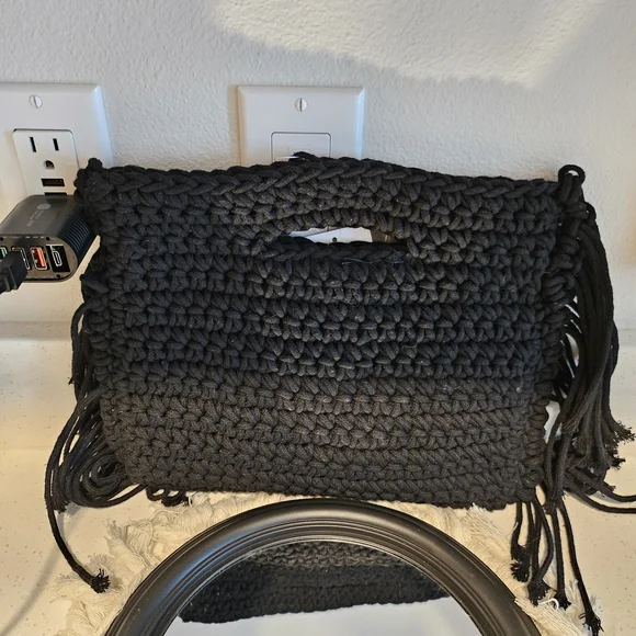 Urban Outfitters Black Crochet Clutch - Picture 4 of 4